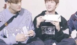 黄明昊恋情爆料最新消息,神秘女友身份引热议，细节揭秘！