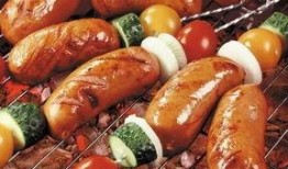 胖丁爆料烤肠好吃吗视频,烤肠美味大揭秘，口感惊艳，快来尝尝！