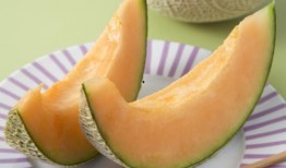 网红吃哈密瓜图片高清,高清图片展现瓜果诱惑