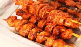 爆料烤面筋的新闻稿子,火爆背后的食品安全与卫生问题